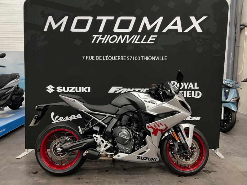 SUZUKI GSX-8R