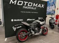 SUZUKI GSX-8R