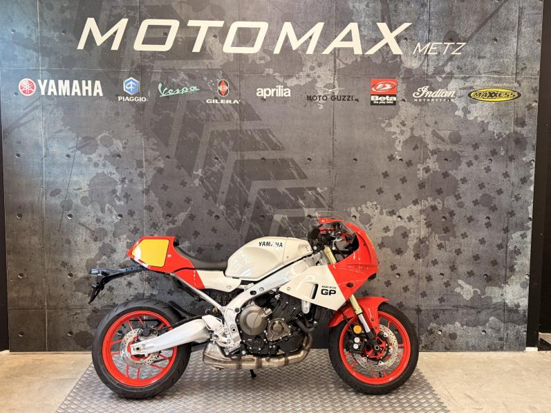YAMAHA XSR 900 GP 35KW LEGEND RED 1km